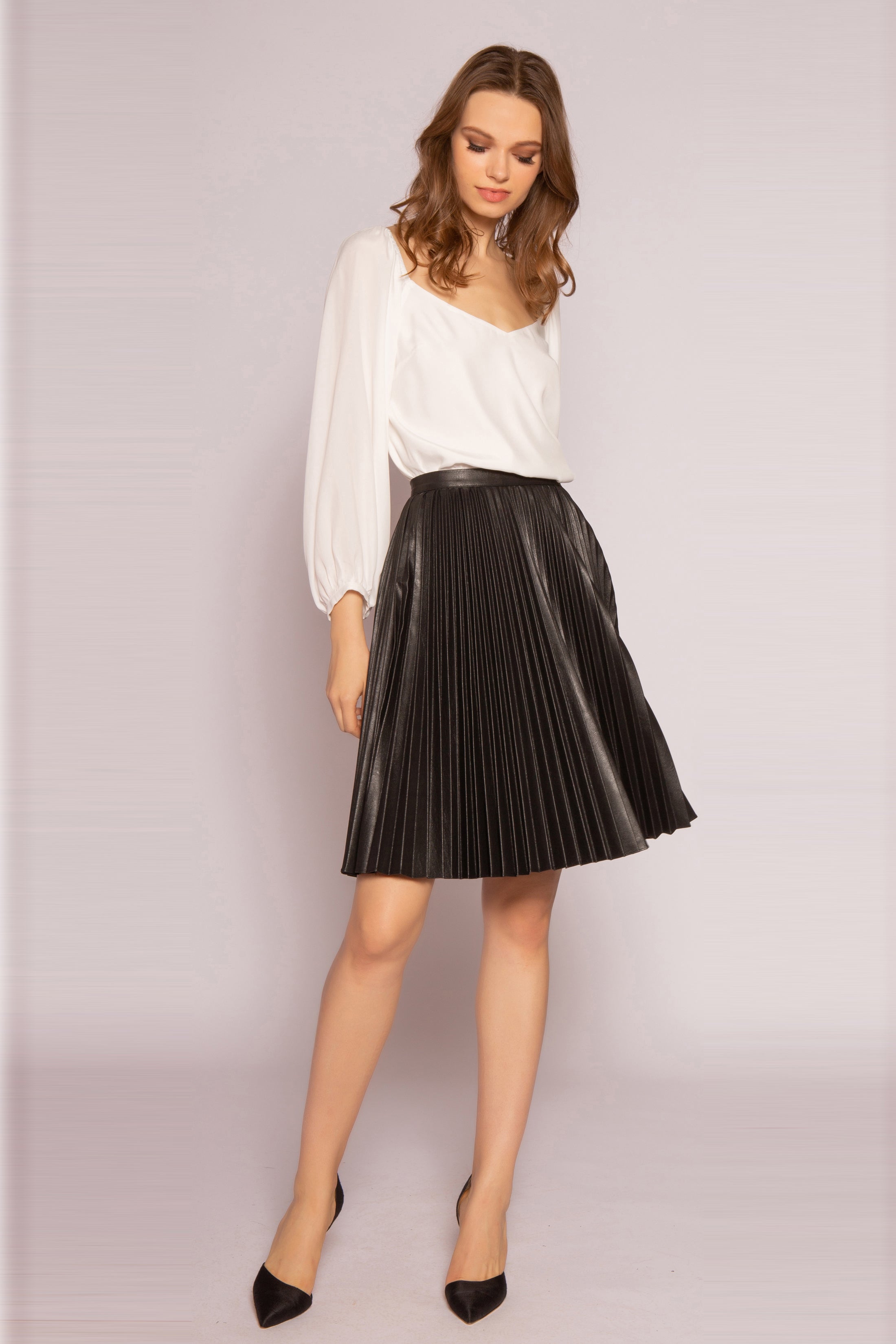 Leather pleated hotsell skirt brown